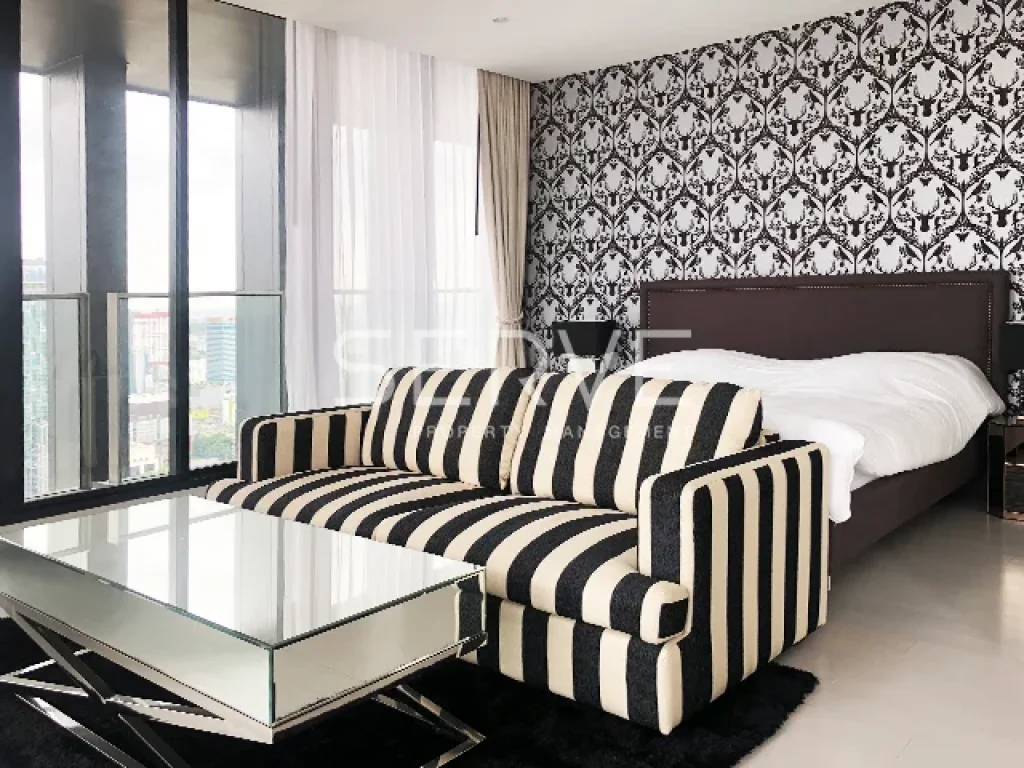 Hot Deal Duplex Penthouse 3 Beds 3 Baths 200 K ให้เช่าคอนโดที่ Noble Ploenchit BTS Phloen Chit