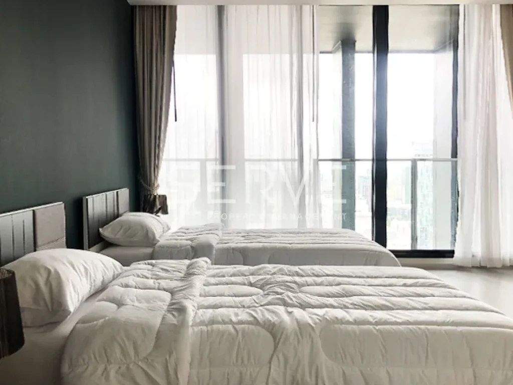 Hot Deal Duplex Penthouse 3 Beds 3 Baths 200 K ให้เช่าคอนโดที่ Noble Ploenchit BTS Phloen Chit