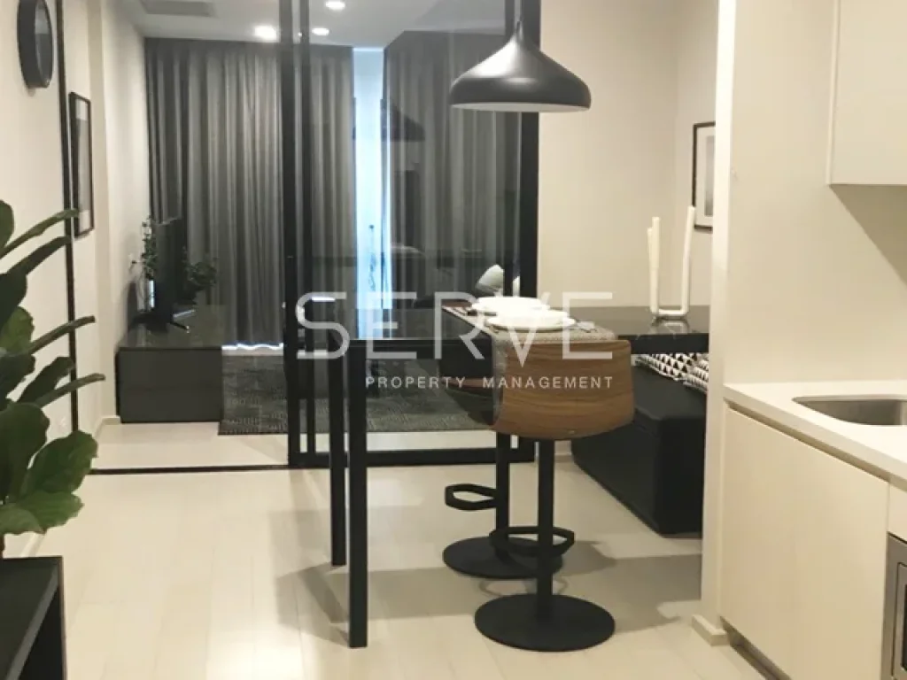 Studio 1 Bed for Rent with Swimming Pool View 42 K ให้เช่าที่คอนโด Noble Ploenchit BTS Phloen Chit