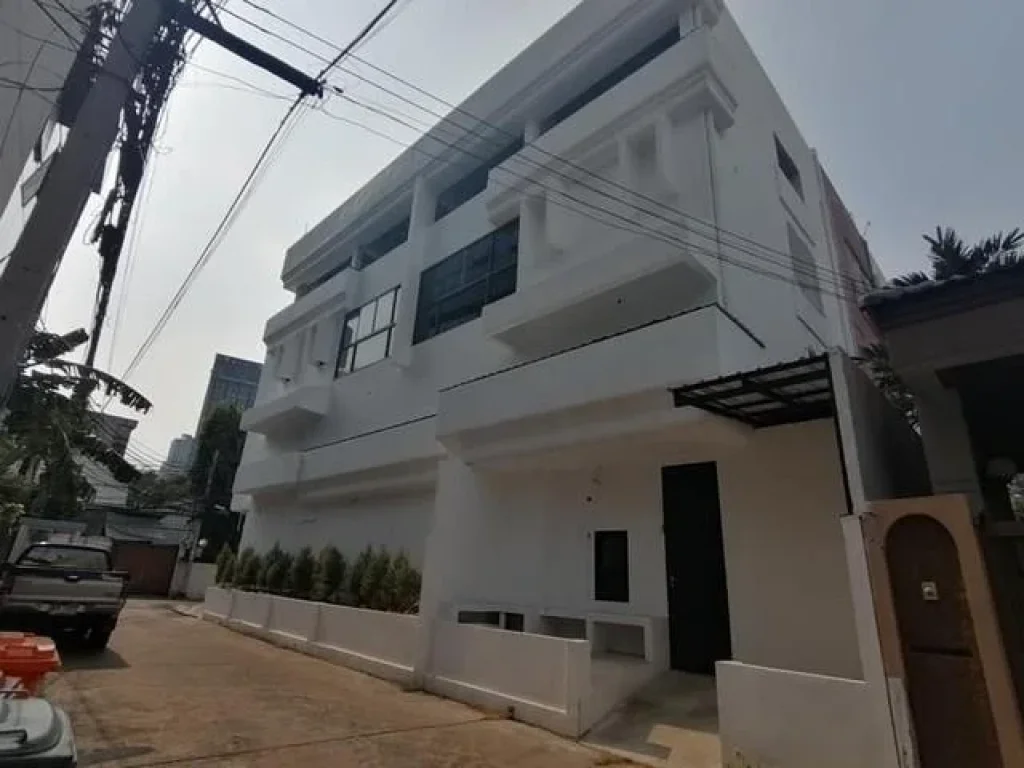 For Rent อาคาร สำนักงาน สุขุมวิท35 ใกล้BTSพร้อมพงษ์