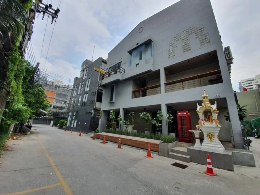 N ให้เช่า ออฟฟิศเอกมัย 380 ตรม Duplex เอกมัย ซ5 ติดร้าน นั่งเล่น เหมาะ สำนักงาน