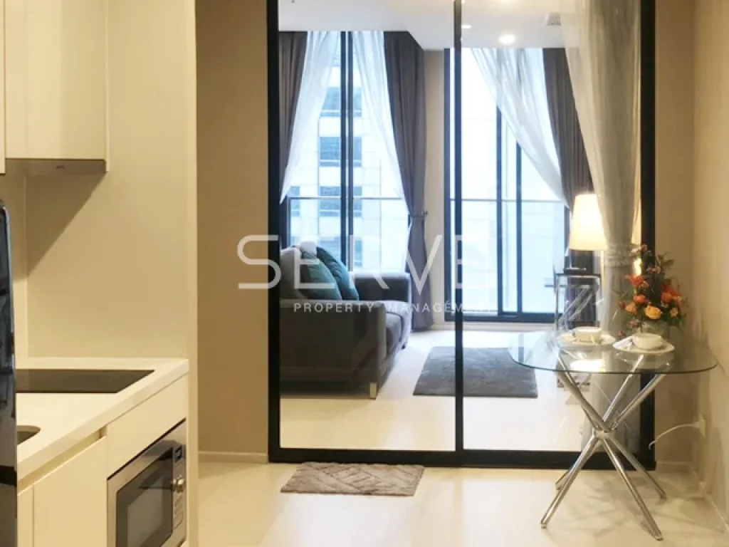 Bright and Homey Style Studio with Partition 40K ให้เช่าที่คอนโด Noble Ploenchit BTS Phloen Chit