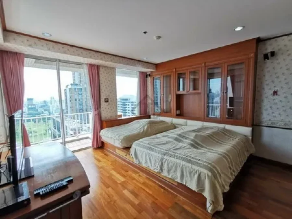 Condo for saleLumpini Langsuan Ville 3 Bedrooms fully furnished Near the BTS Ratchadamri