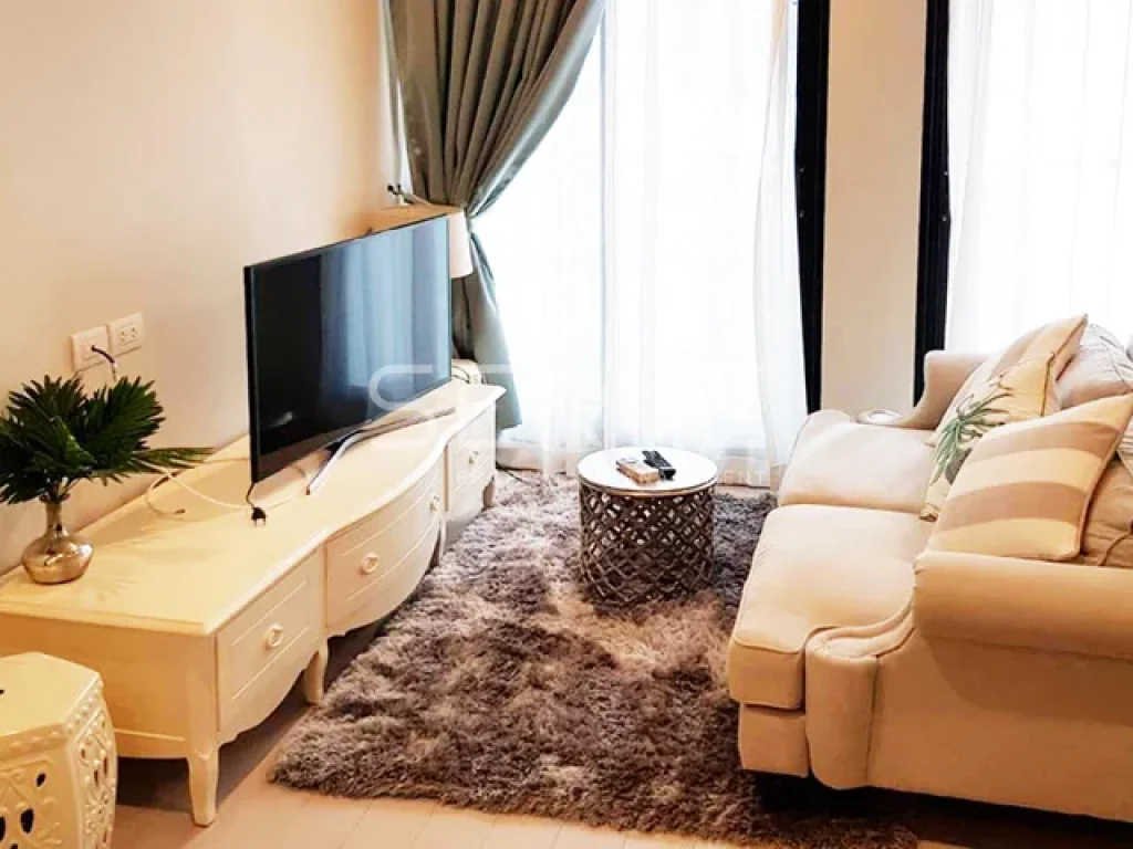 ห้องสวยมาก ในราคาดีงาม ทำเลเริ่ด ให้เช่าที่คอนโด Noble Ploenchit BTS Phloen Chit Corner Studio 40K