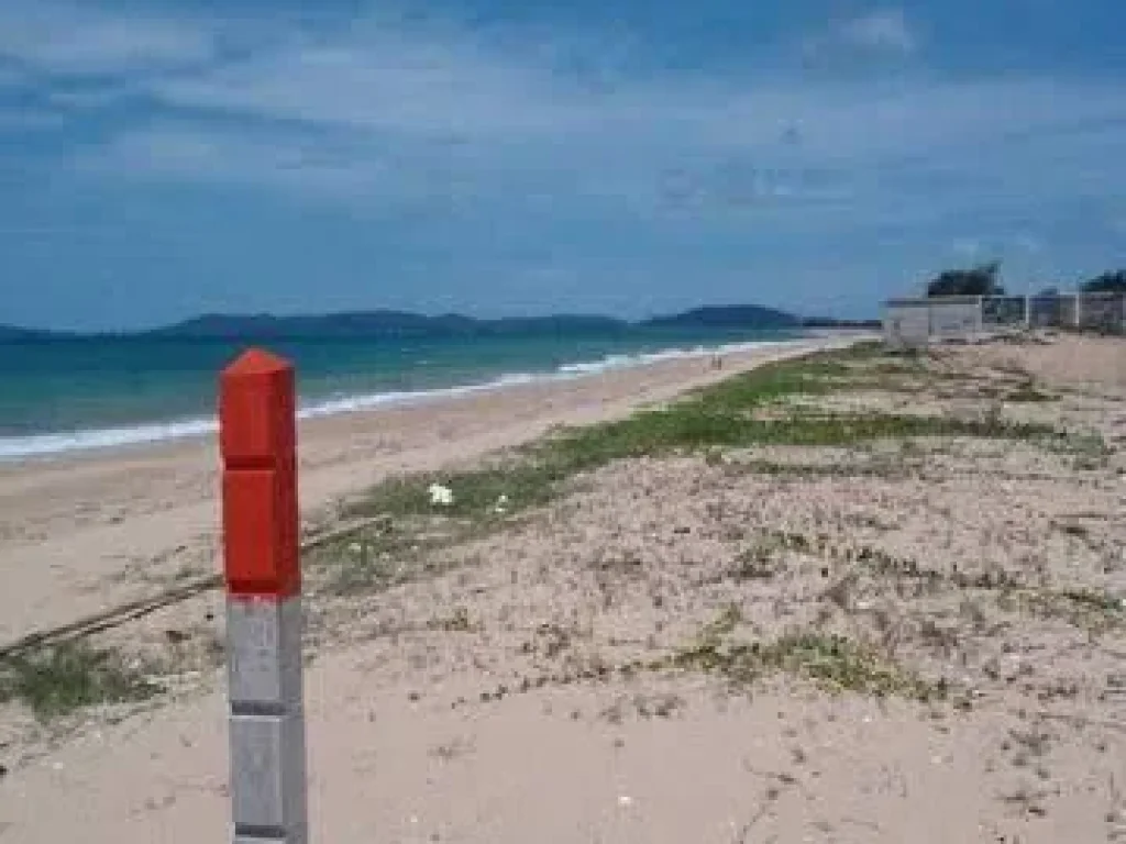 ขายที่ดินติดทะเล ชายหาดพลา ใกล้สนามบินอู่ตะเภา อยู่ในชุมชน ติดถนนลาดยาง