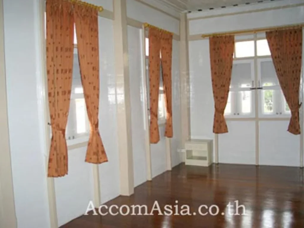 House 3 Bedroom For Rent in Surawong Bangkok