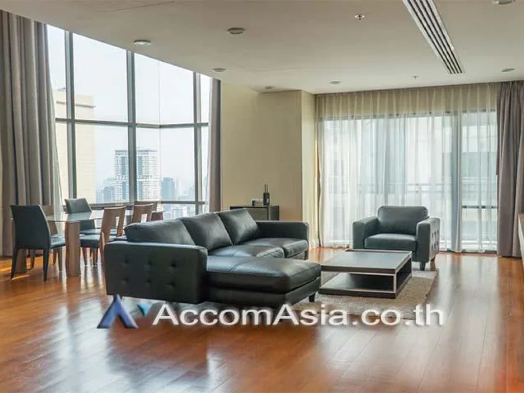 Bright Sukhumvit 24 Duplex for rent near Emporium and Phrom pong BTS Sukhumvit Bangkok