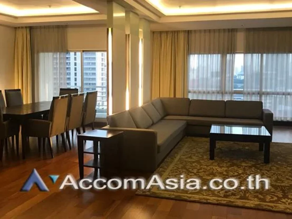 Casual Elegance and Traditional Luxury Apartment 4 Bedroom For Rent BTS Ploenchit in Ploenchit Bangkok