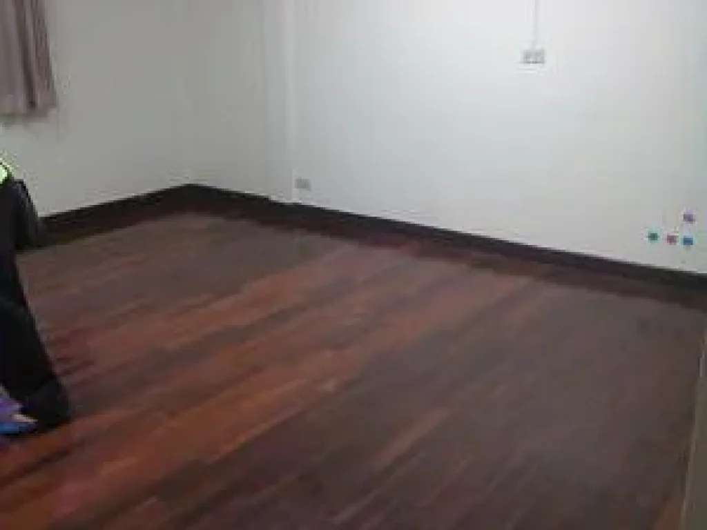 RENT TOWN HOUSE 60000 ฿ PHROM PHRONG WITH CAR PARK