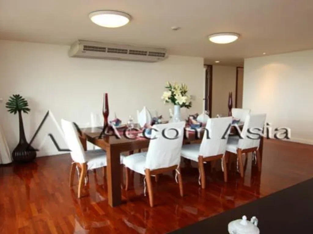 Easy to access BTS Skytrain Apartment 4 Bedroom For Rent BTS Surasak in Sathorn Bangkok