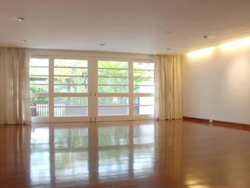 Natural Place Townhouse 4 Bedroom For Rent BTS Phrom Phong in Sukhumvit Bangkok