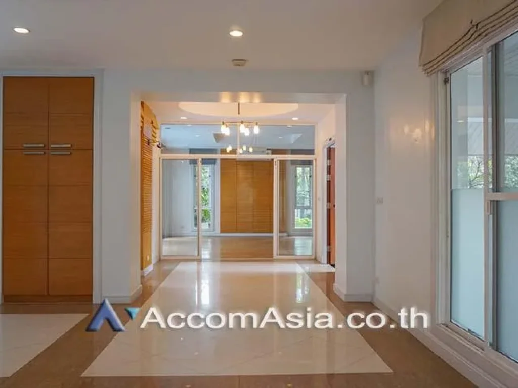 Privacy and Peaceful House 4 Bedroom For Rent BTS Thong Lo in Sukhumvit Bangkok