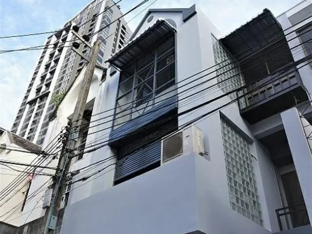 ให้เช่าโฮมออฟฟิศ 3ชั้น BTS พระโขนง Renovate ใหม่ ซอยสุขุมวิท 44เขต คลองเตย