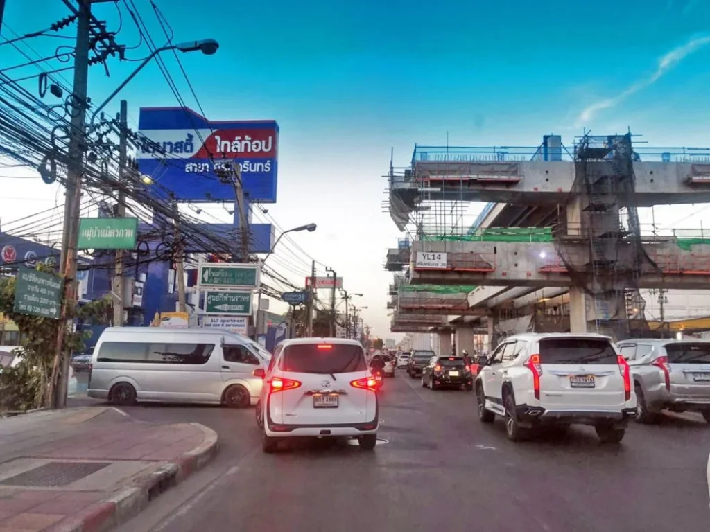 ขายเช่า ที่ดินติดถนนศรีนครินทร์ 560 ตรว ติดMRTสถานีศรีนครินทร์38 ทำเลดี