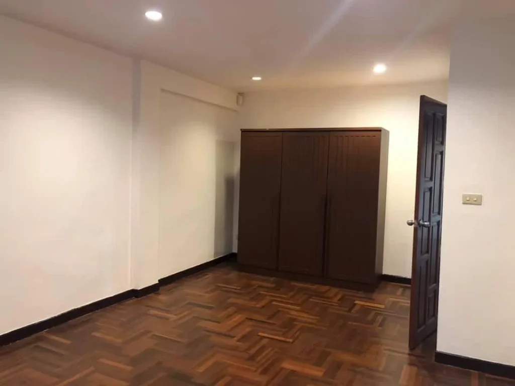 For Rent ทาวน์โฮมพร้อมอยู่ ซอยทองหล่อ36 ใกล้BTSทองหล่อ