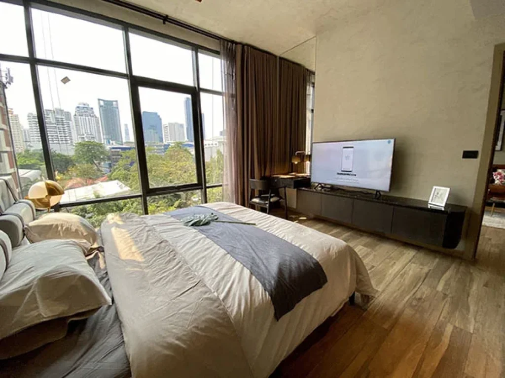 คอนโดสุดหรูแต่งสวยใหม่กิ๊ก แบบ 2 ห้องนอน ที่ สุขุมวิท ซอย 21 A Nicely Décor and Brand New 2 Bedroom Unit at The Lofts Asoke