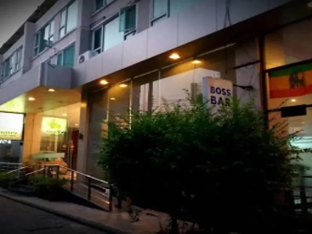 ขาย Boss Suites Nana Hotel  Sukhumvit 4 เนื้อที่ 1 -0-10 ไร่