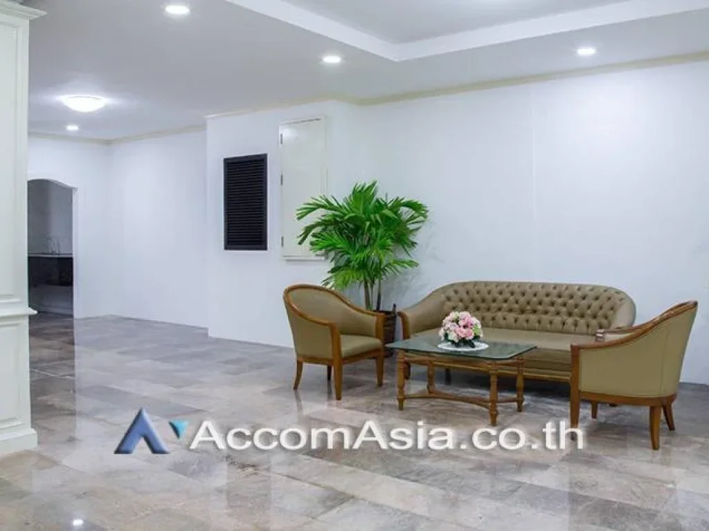 Chicha Castle Townhouse 3 Bedroom For Rent BTS Phrom Phong in Sukhumvit Bangkok