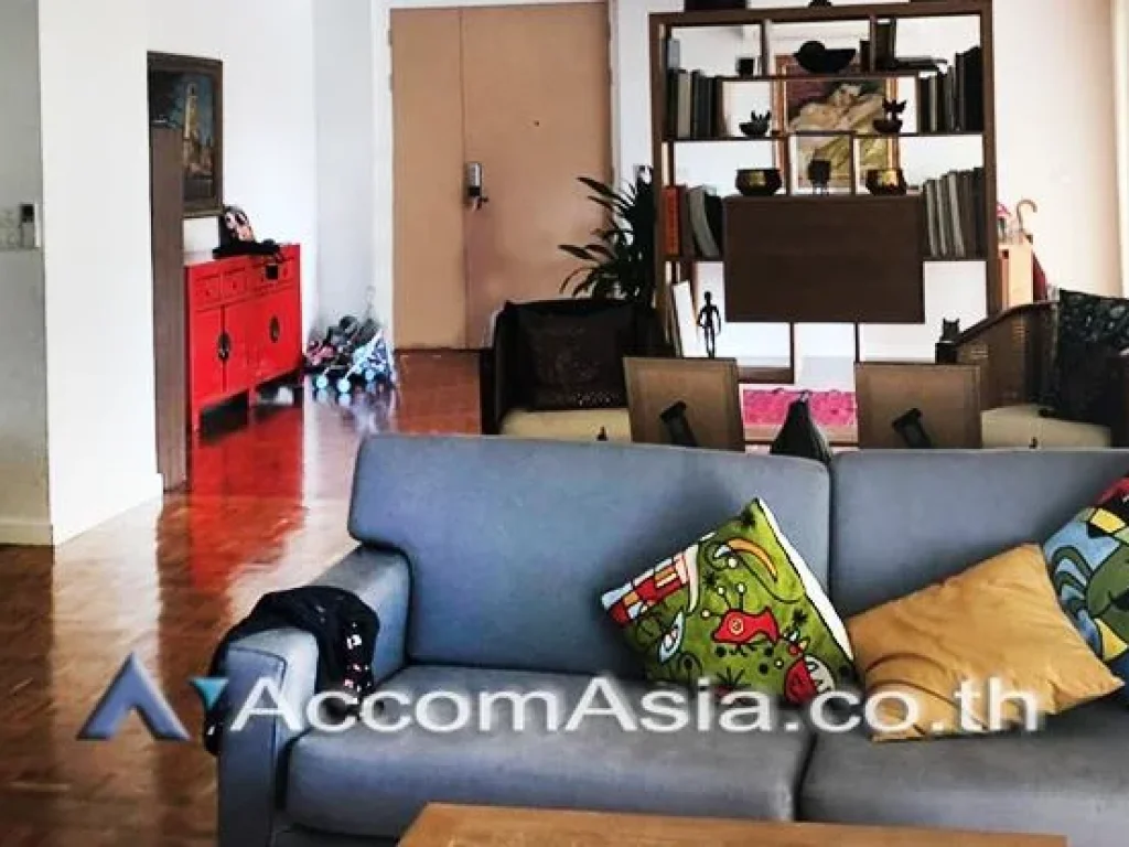 Big Balcony Spacious Unit Apartment 41 Bedroom For Rent BTS Chong Nonsi in Sathorn Bangkok