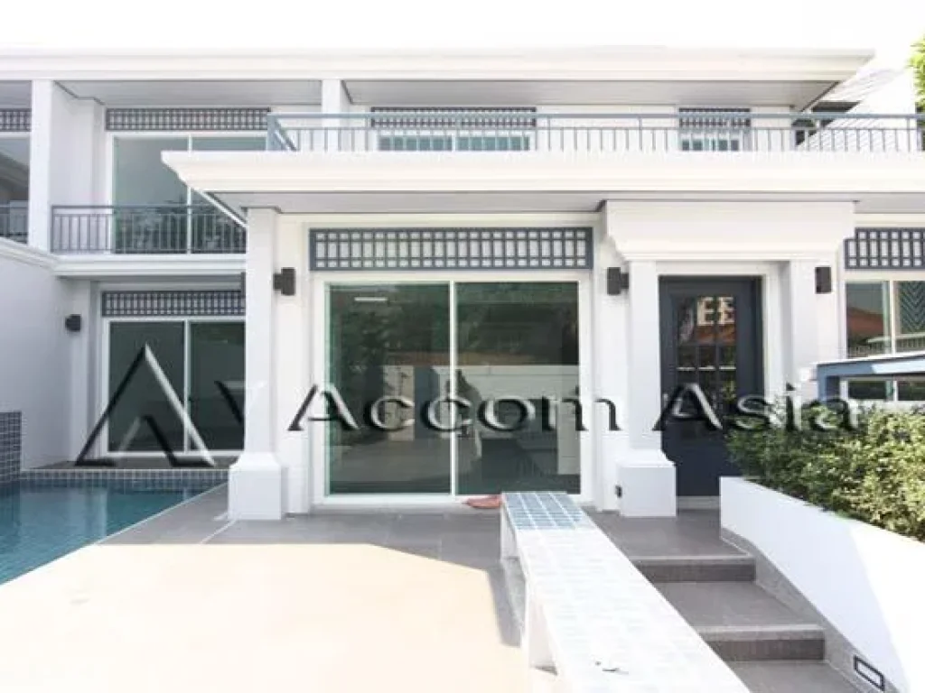 Private Pool Well maintain Compound House 3 Bedroom For Rent in Rachadapisek Bangkok