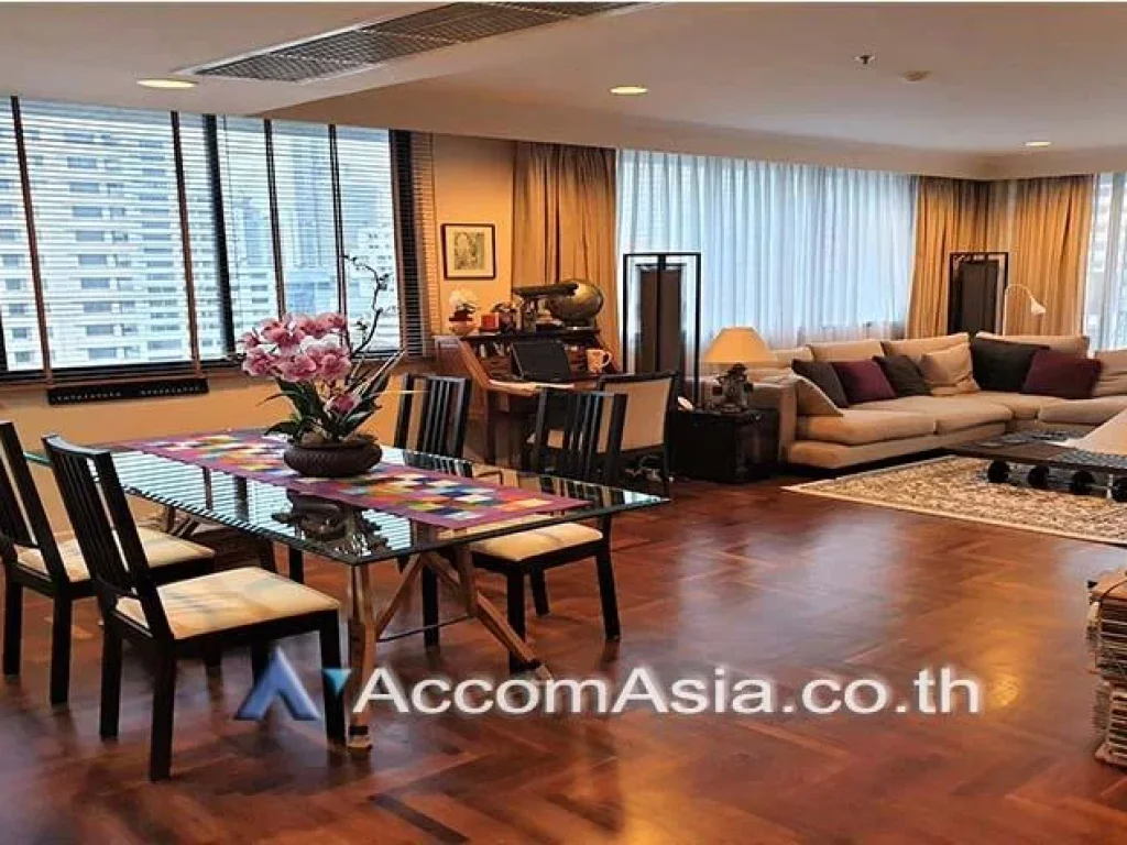 The best deal of Lake Green Condo for Sale Scenery Condominium 2 Bedroom Near BTS Nana in Sukhumvit Bangkok