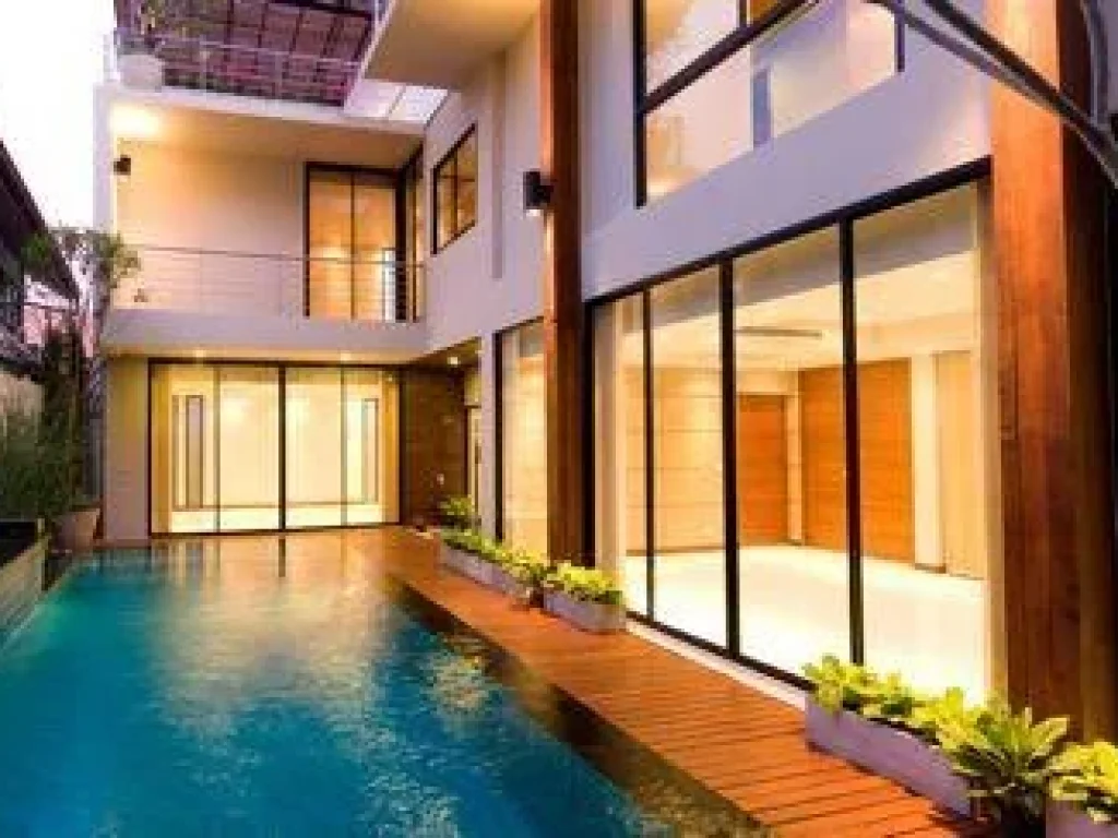 Single House with swimming pool for rent in Soi Sukhumvit 34 4 bedrooms 550 sqm rental 170000 bahtmonth