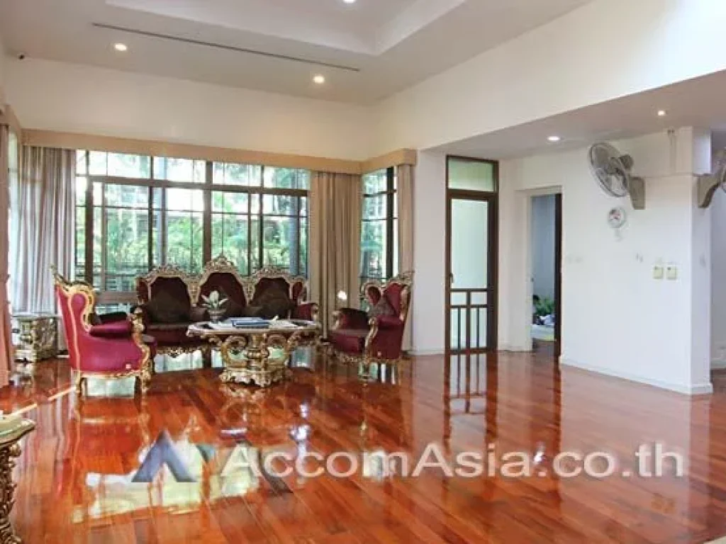 Rented but sales with rental incomeThe Exclusive Compound บ้าน 4 ห้องนอน สำหรับขายและเช่า BTS พระโขนง in Sukhumvit