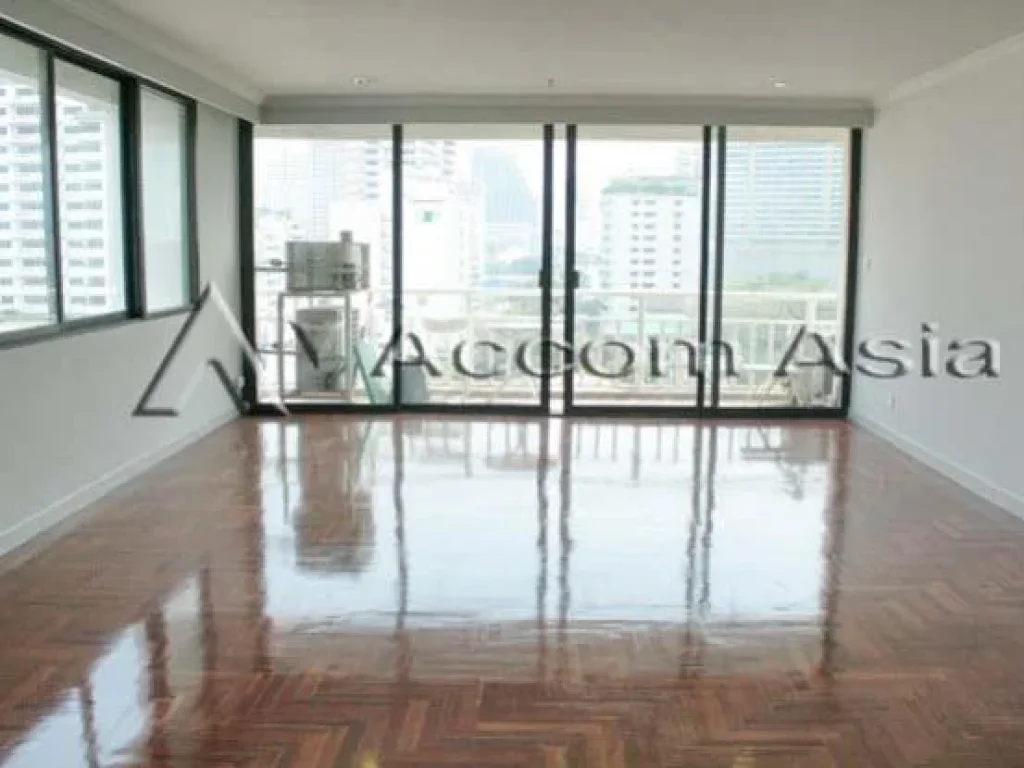 Lake Green Condominium 2 Bedroom For Sale BTS Nana in Sukhumvit Bangkok