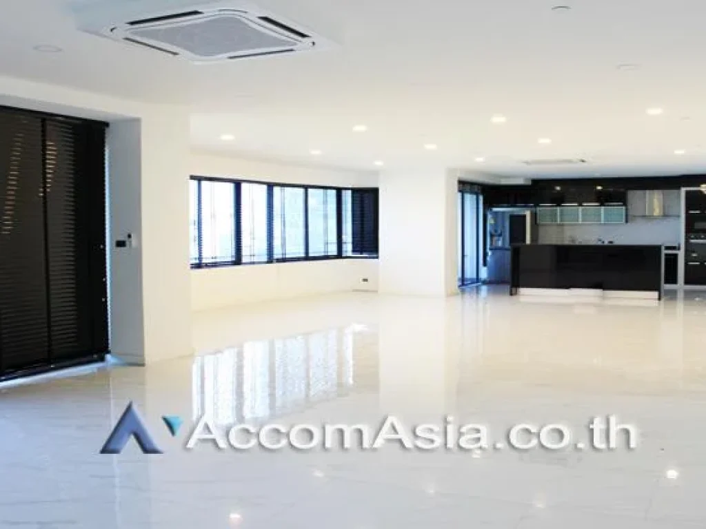 Newly renovated Huge amp Bright 3 bedrooms condo for rent and sale 700 meters to Thonglor BTS