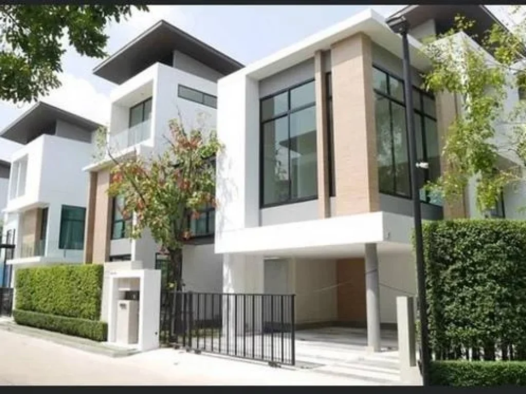 บ้านเดี่ยว บียอนด์ ศรีนครินทร์ สไตล์ Modern