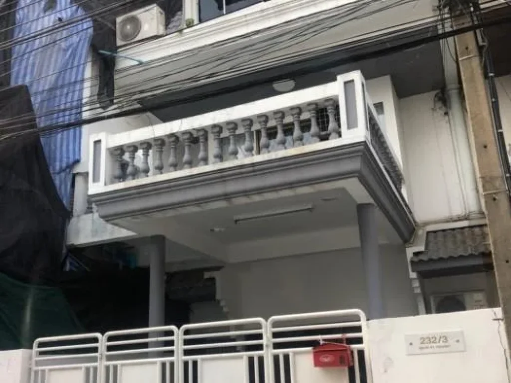 ขายทาวน์เฮ้าส์ 4 ห้องนอน ใกล้ บีทีเอส อ่อนนุช  4 bedrooms townhouse for sale close to Onnut BTS