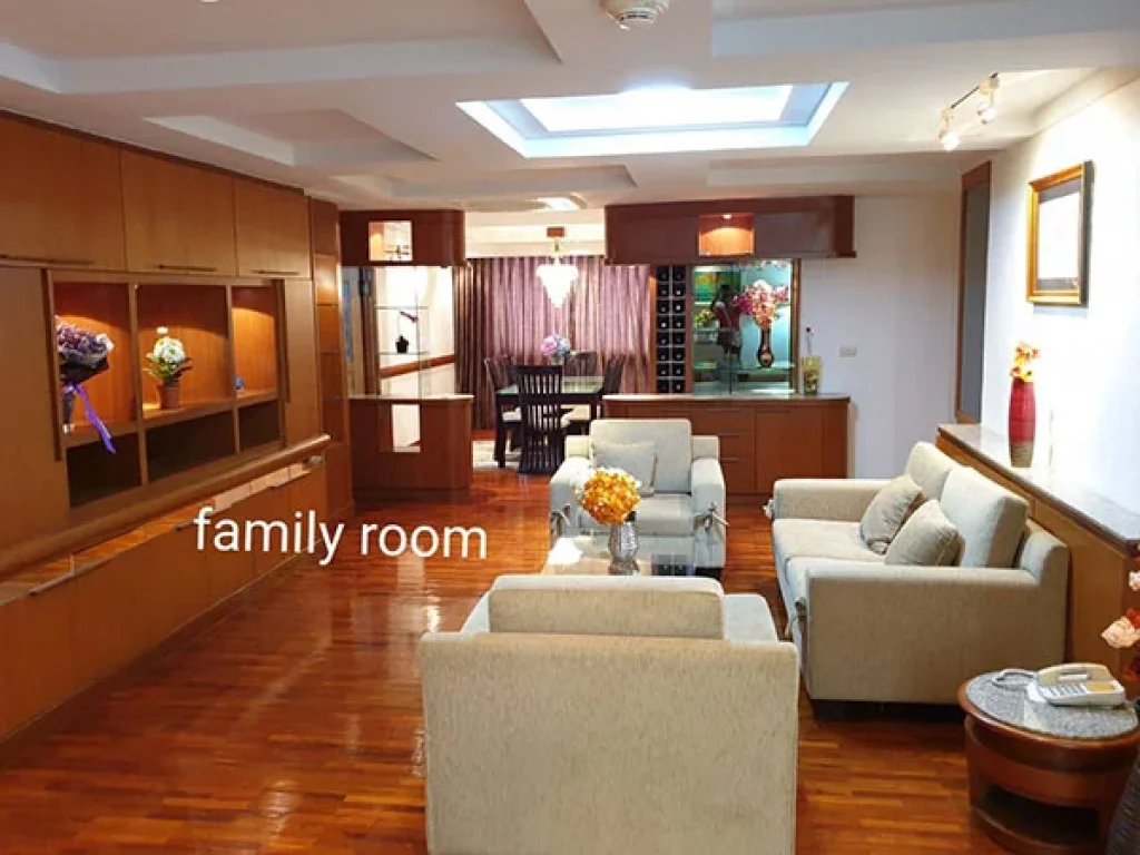 คอนโด President Park สุขุมวิท 24 ห้องกว้างมาก แบบ 3 ห้องนอน พร้อมห้องแม่บ้าน A Spacious 3 Bedroom Unit with a Maid Quarter at a Family Friendly Condom