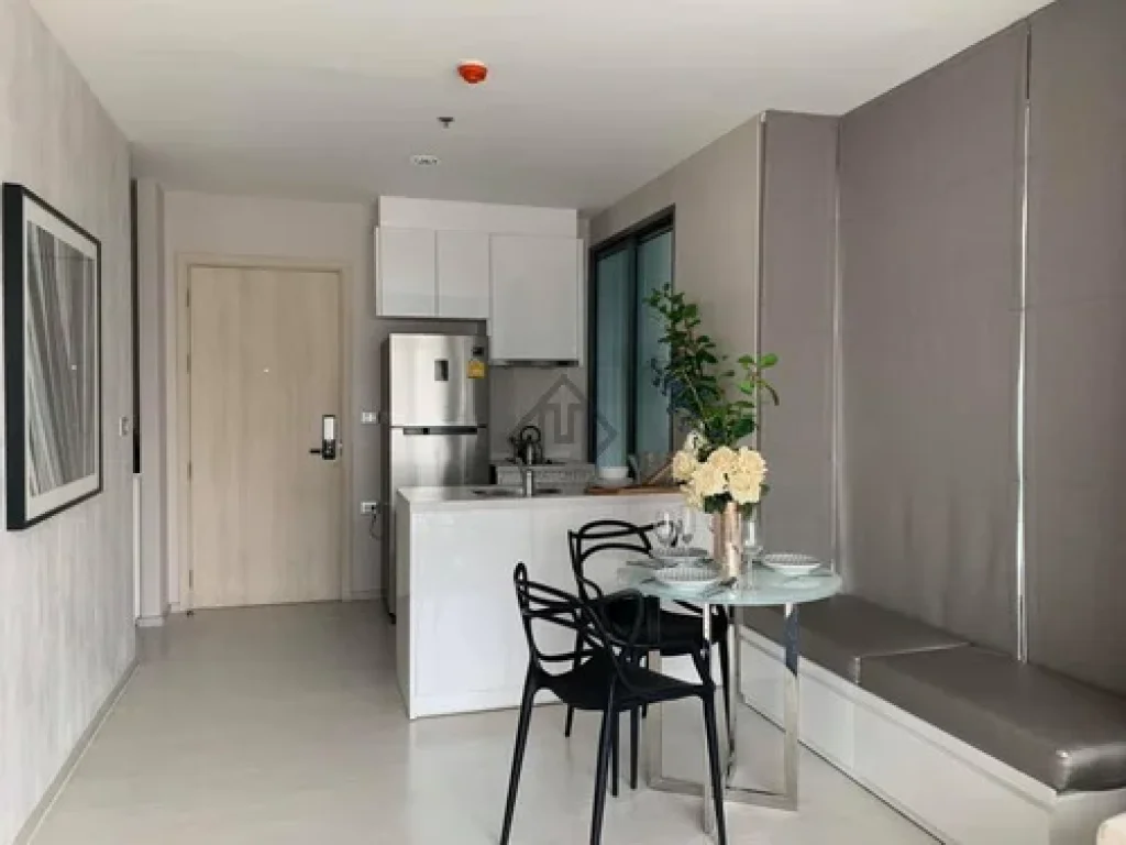 Rhythm Sukhumvit 42 Ekkamai condo for rent fully furnished decoration near Ekkamai BTS station