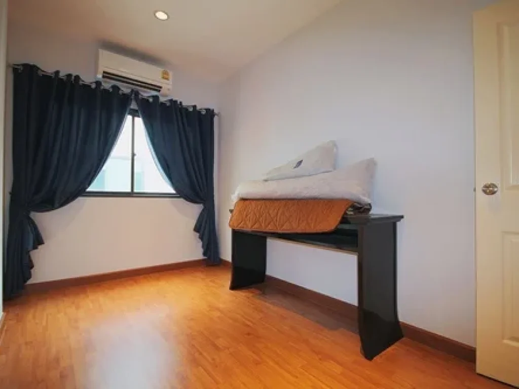 ขายทาวน์โฮม 2 ชั้น 241 ตรว หมู่บ้าน Living Residence ถนนบางบัวทอง-บางพูน อำเภอเมืองปทุมธานี