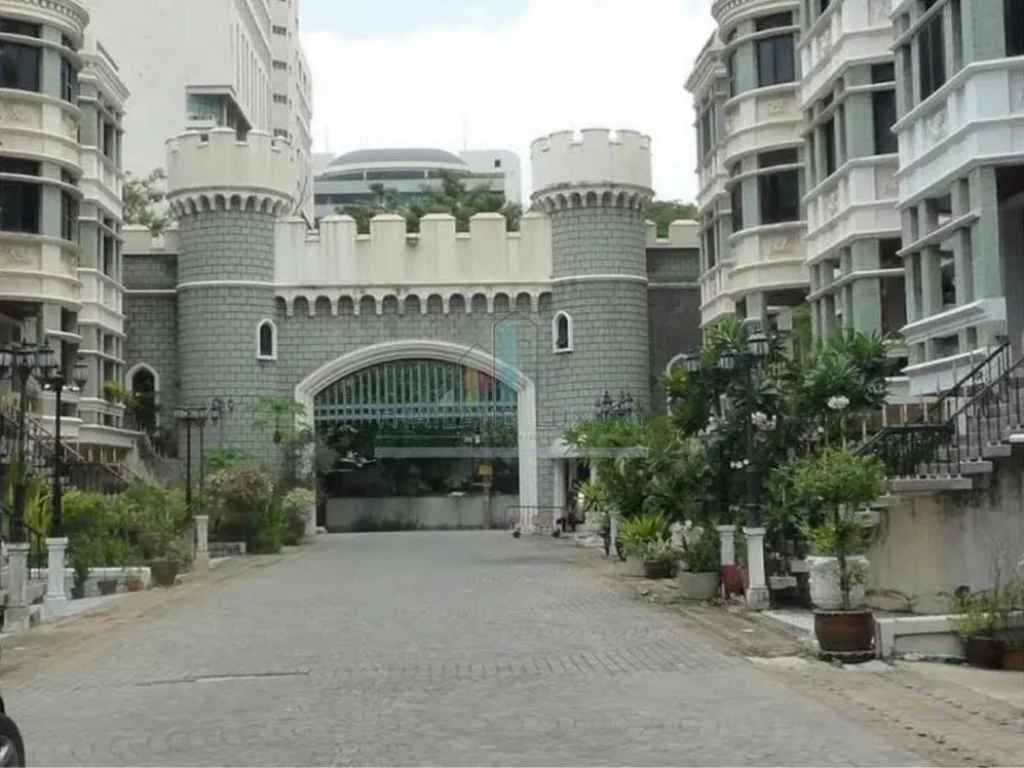 For Rent ทาวน์โฮม หมู่บ้านChicha Castle สุขุมวิท31 ใกล้BTSอโศก