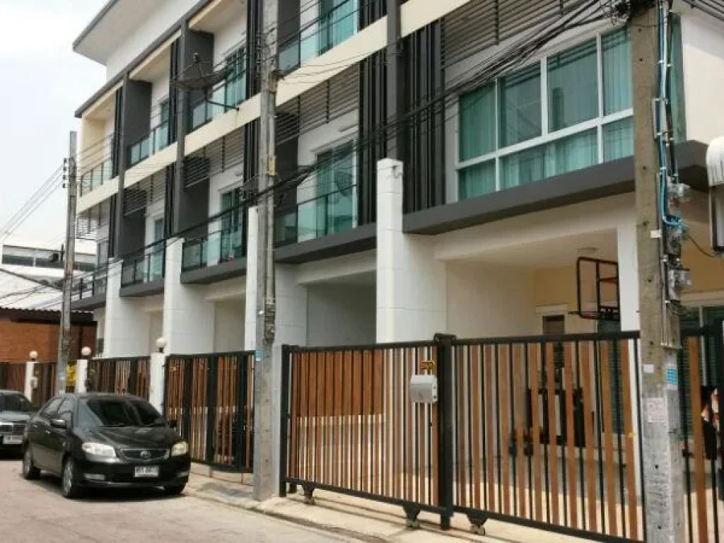 For Rent ทาวน์โฮม ลาดพร้าว110 ย่านทาวน์อินทาวน์ ใกล้ BIG C ลาดพร้าว