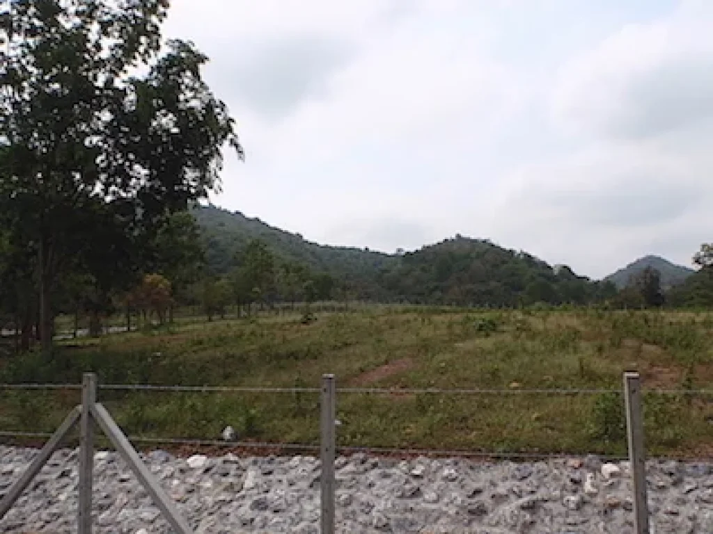 แบ่งขายที่ดินสวยพัฒนาอย่างดี Mount-de-Moray บนที่เนินเขาสูงกว่า 450 เมตร ระดับน้ำทะเล แบ่งขายเหลือเพียง 3 แปลงเท่านั้น