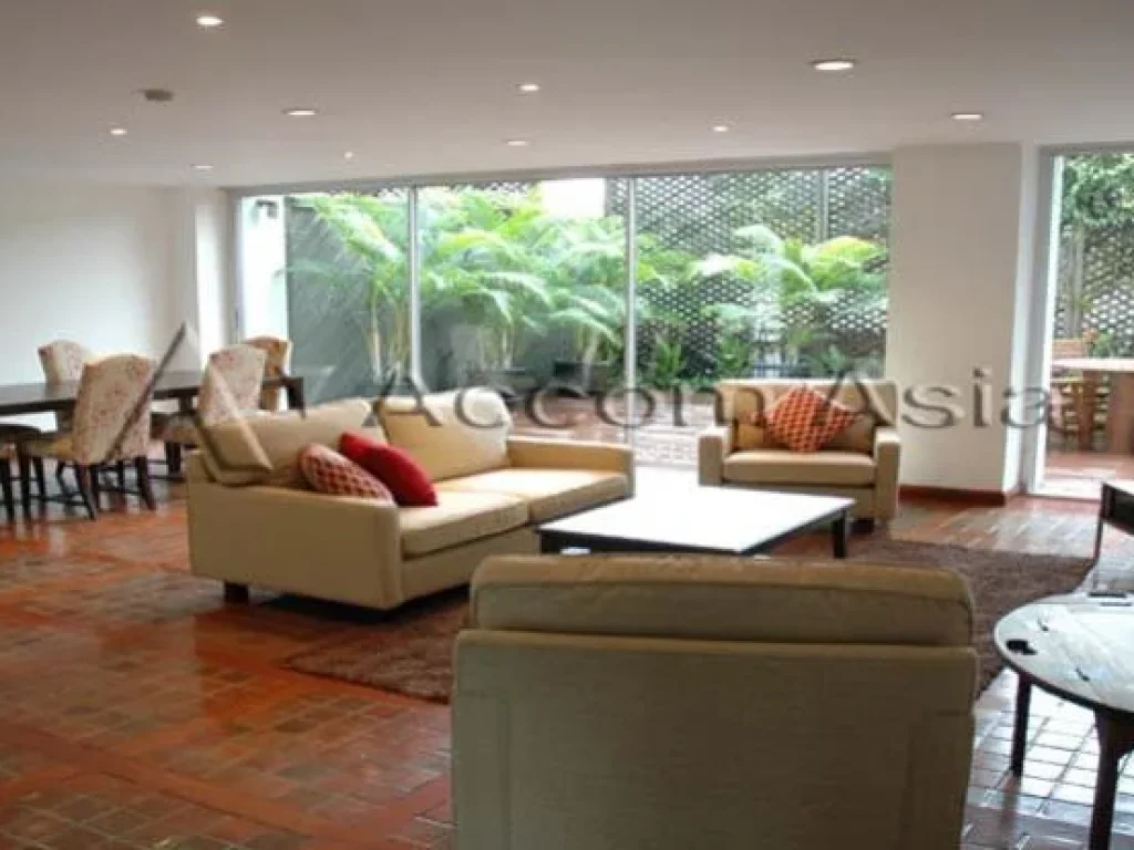 Penthouse The spacious greenery apartment Apartment 3 Bedroom For Rent BTS Surasak in Sathorn Bangkok