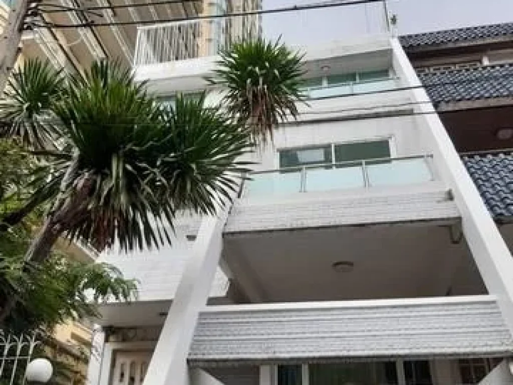 RT284ให้เช่าโฮมออฟฟิศ 4 ชั้น ติดroyce condo สุขุมวิท 31