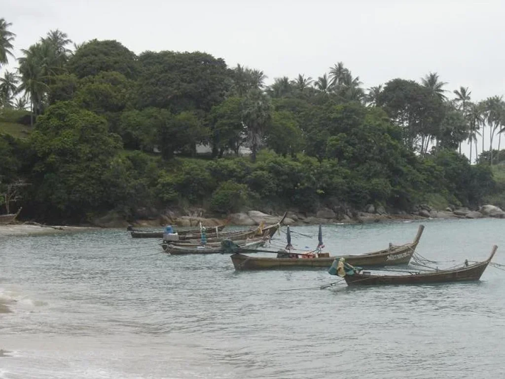 ขายที่ดินติดชายทะเลหาดราไวย์เหมาะสร้างรีสอร์ทหรือโรงแรมสนใจดู