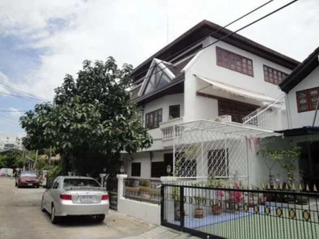 FOR RENT HOUSE SUKHUMVIT 81 3 BEDS 3 BATHS 50000