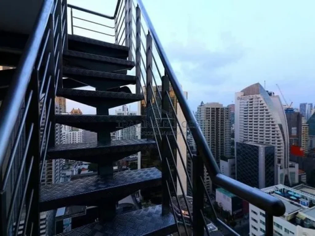 ขาย PENTHOUSE TRIPLEX สุขุมวิท 19-21 710ตรม สระว่ายน้ำส่วนตัวลิฟต์ 6 นอน