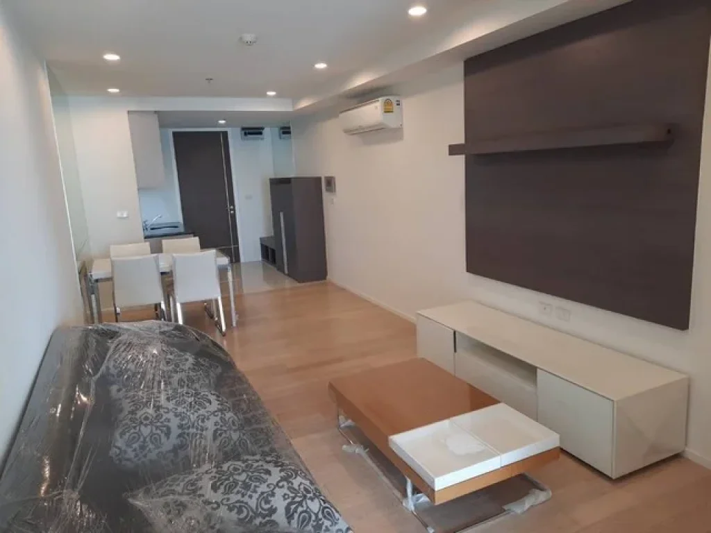 ปล่อยเช่าถูกถูก 15 Residence สุขุมวิท 15 ห้องใหญ่ 60 ตรม ไกล้ BTS Nana และ MRT สุขุมวิท