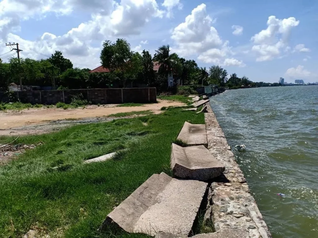 ขายที่ดินติดทะเลพัทยา 1 ไร่ 2 งาน Beachfront land for sale in Pattaya 1 rai 2 ngan 600 square wah