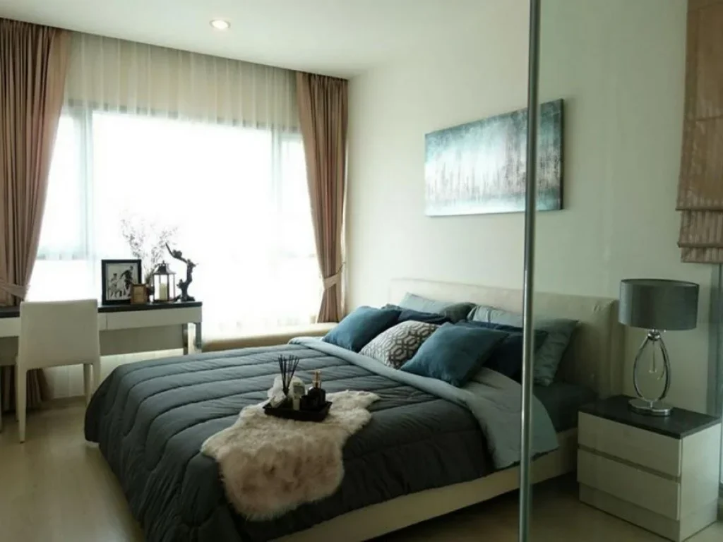 Life Ratchadapisek 450m MRT Huai Khwang full fur decoration