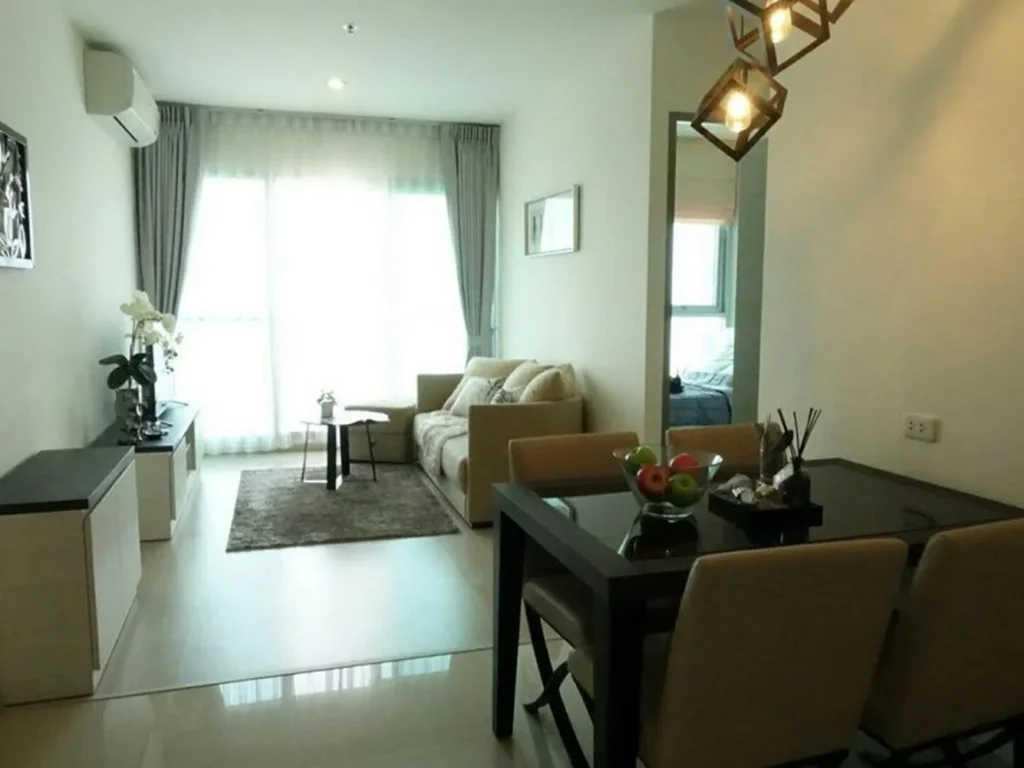 Life Ratchadapisek 450m MRT Huai Khwang full fur decoration