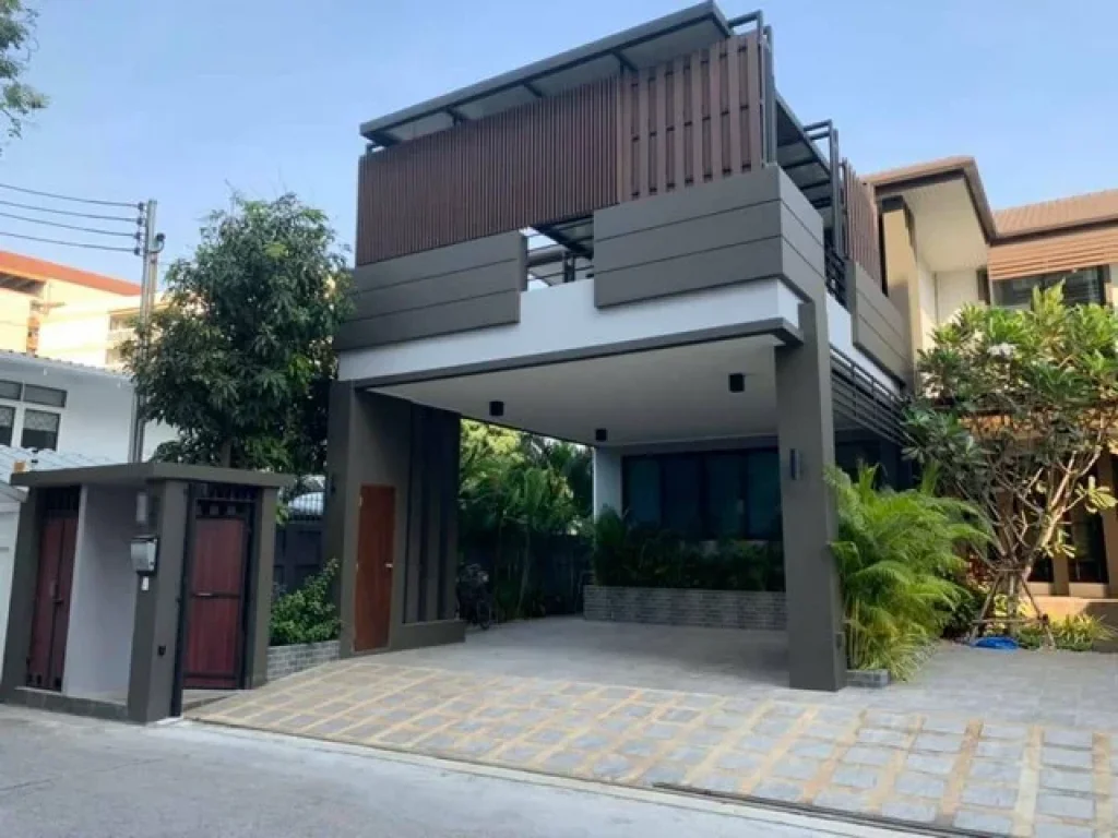 Sale Brand new single house 121 sqwa 4bed Sukhumvit 71 Pridi 14 near BTS Prakanong