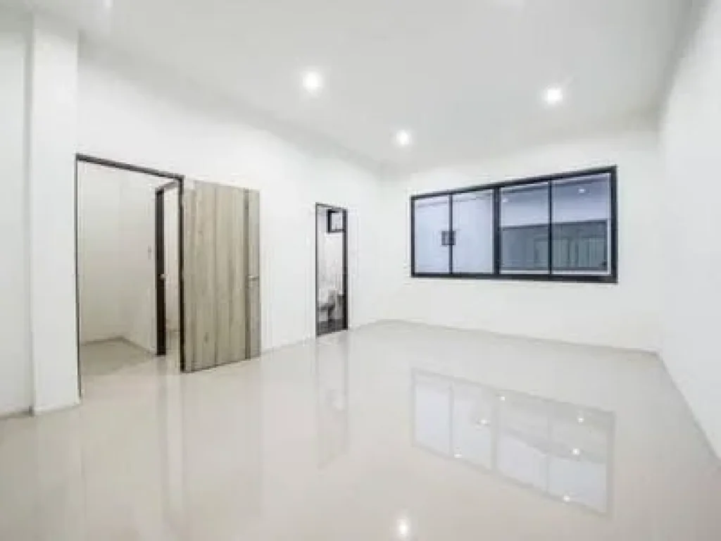 For Rent ทาวน์โฮมเหมาะอยู่อาศัยหรือทำออฟฟิศ ซอยภาวนา ลาดพร้าว41