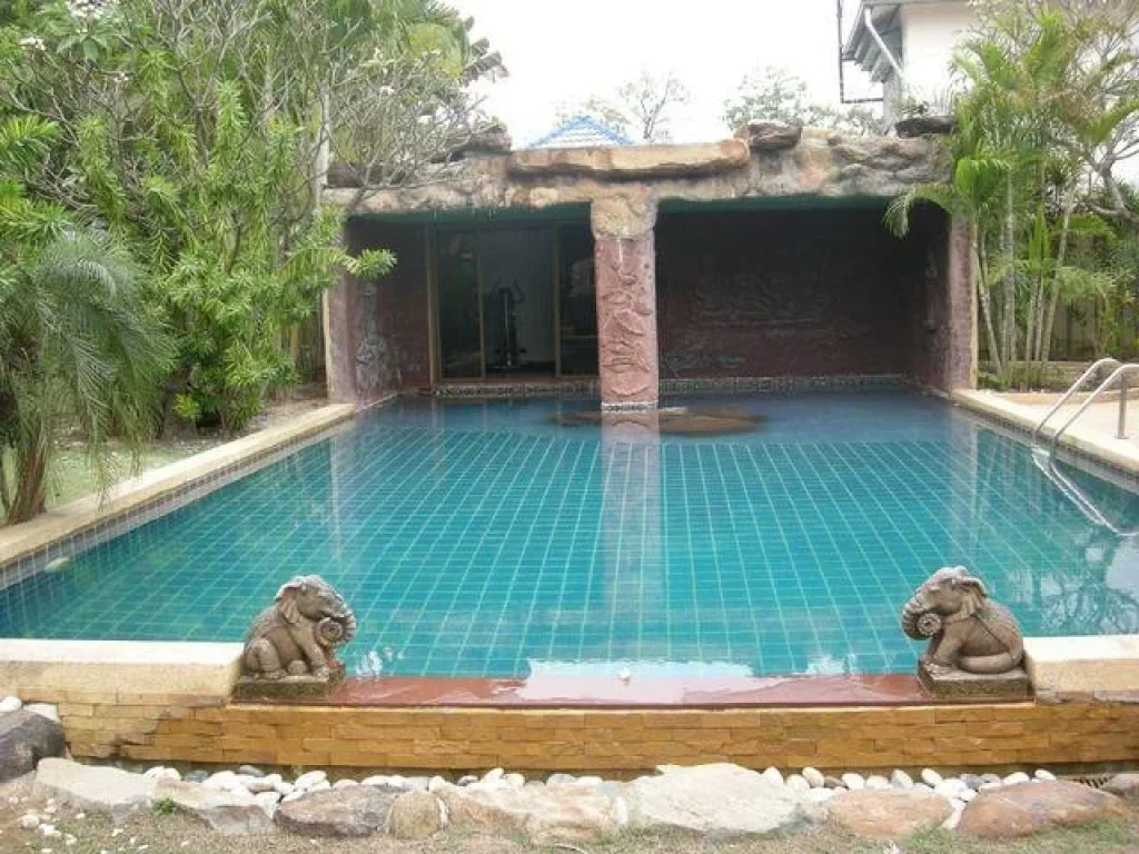 Sell house winth private swimming pool 233 Sqwah