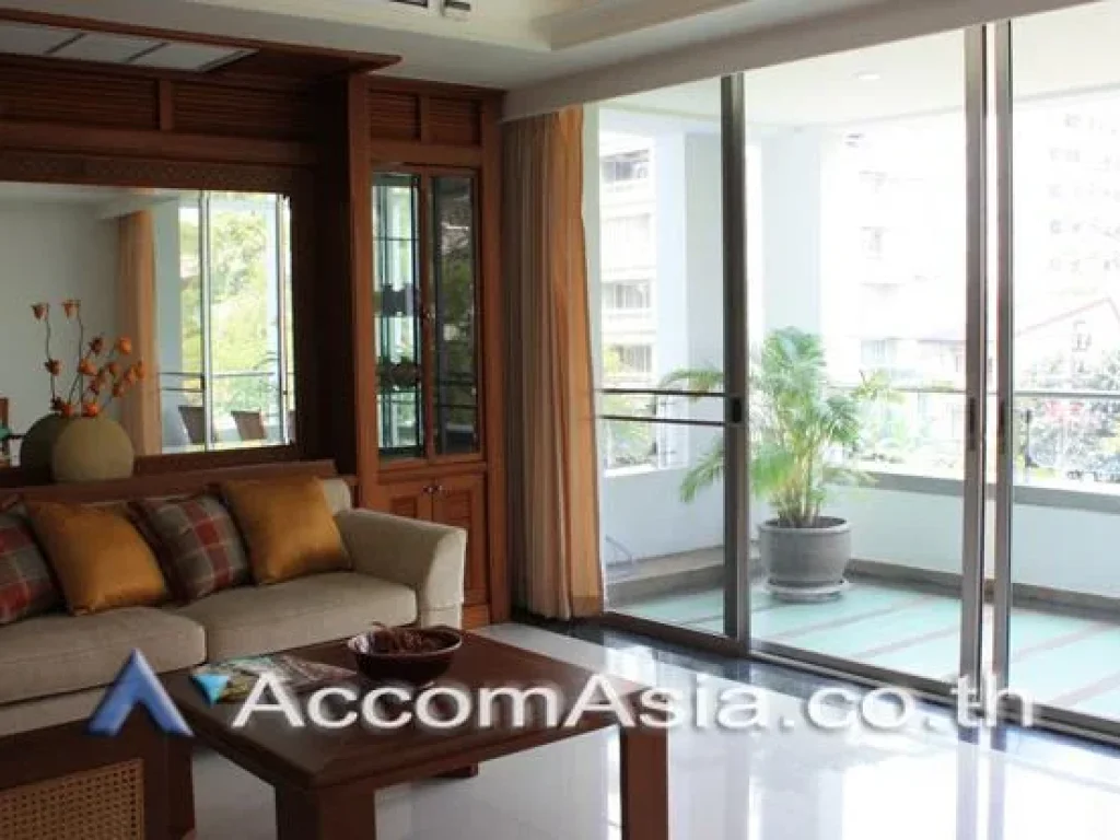 Thai Colonial Style Apartment 3 Bedroom For Rent BTS Chong Nonsi in Sathorn Bangkok